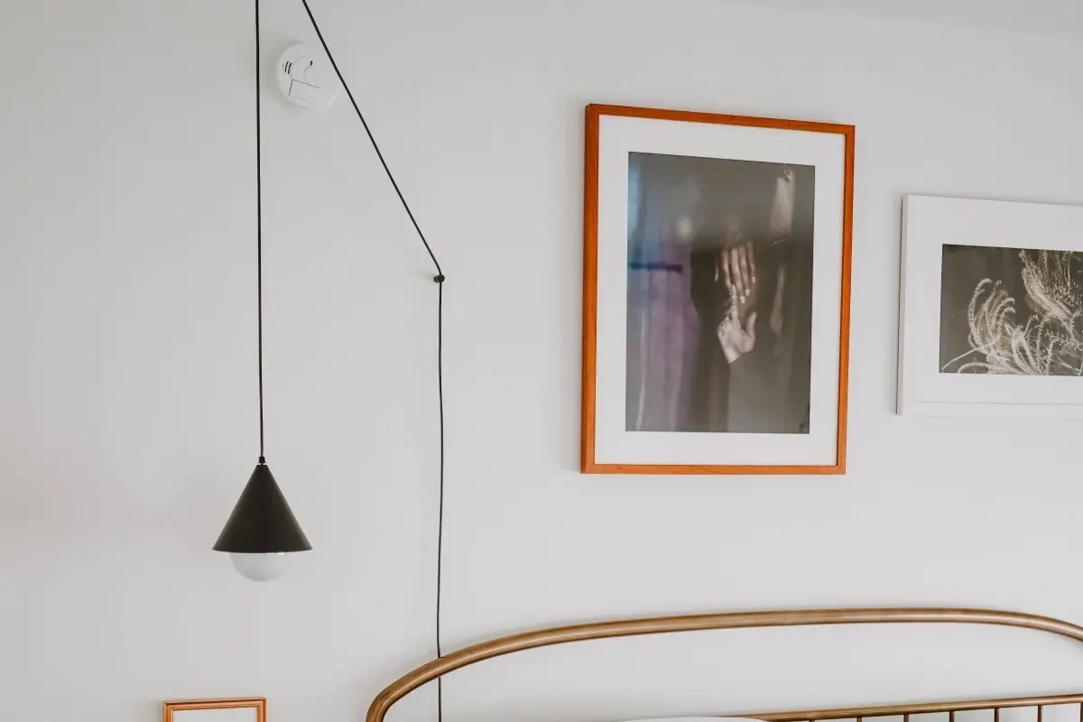 Få det bedste frem i dine plakater med plakatlys på væggen - 3 gode tips til det flotteste plakatlys